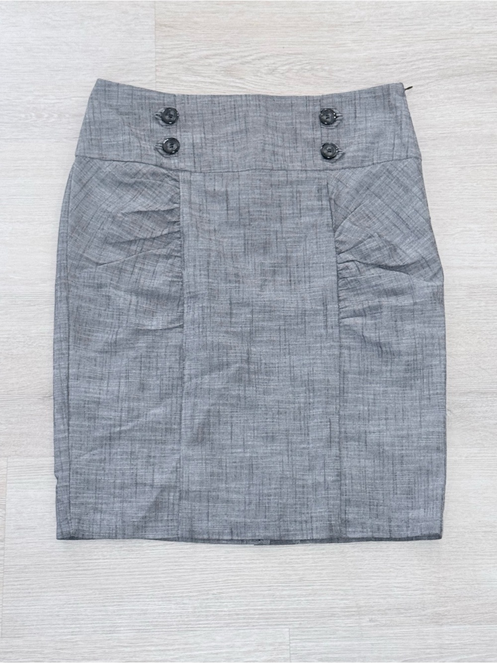 VTG Y2K HeartSoul Gray High-Waist Ruched Pencil Skirt with Button Detail